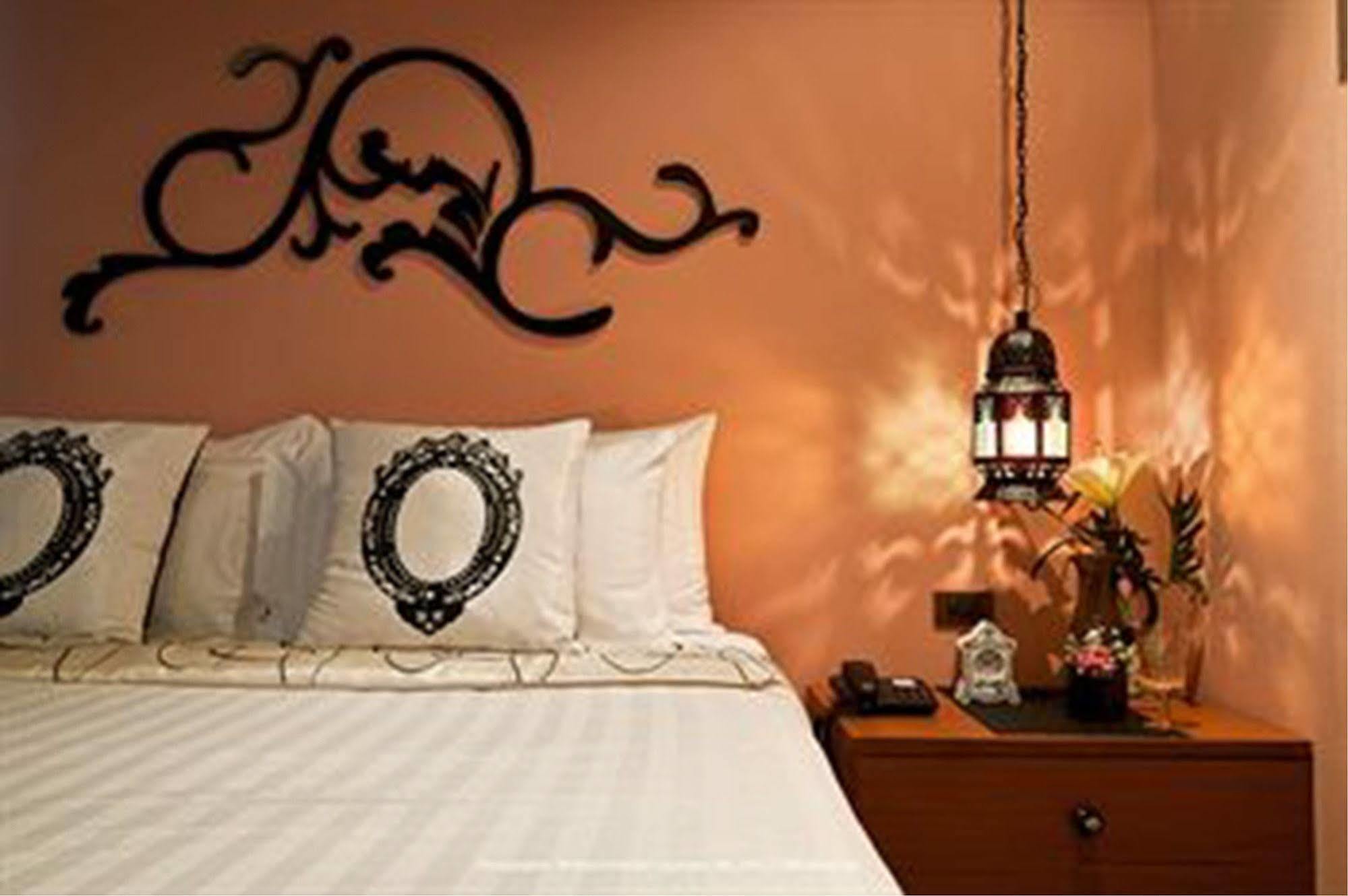 Amber Boutique Silom Hotel Banguecoque Exterior foto